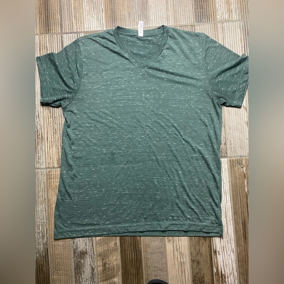 Bella Canvas Tops - 🎁Bella Canvas Green Speckled V-Neck Tee